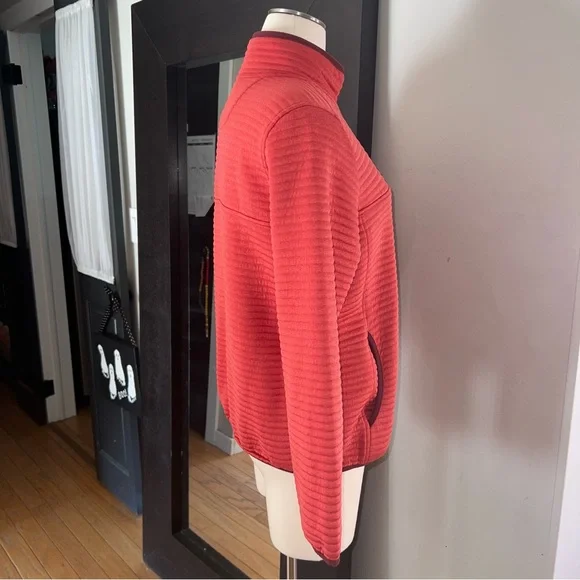 L.L. Bean Women’s AirLight Coral Quilted Snap Pullover – Medium Petite - Picture 3 of 11